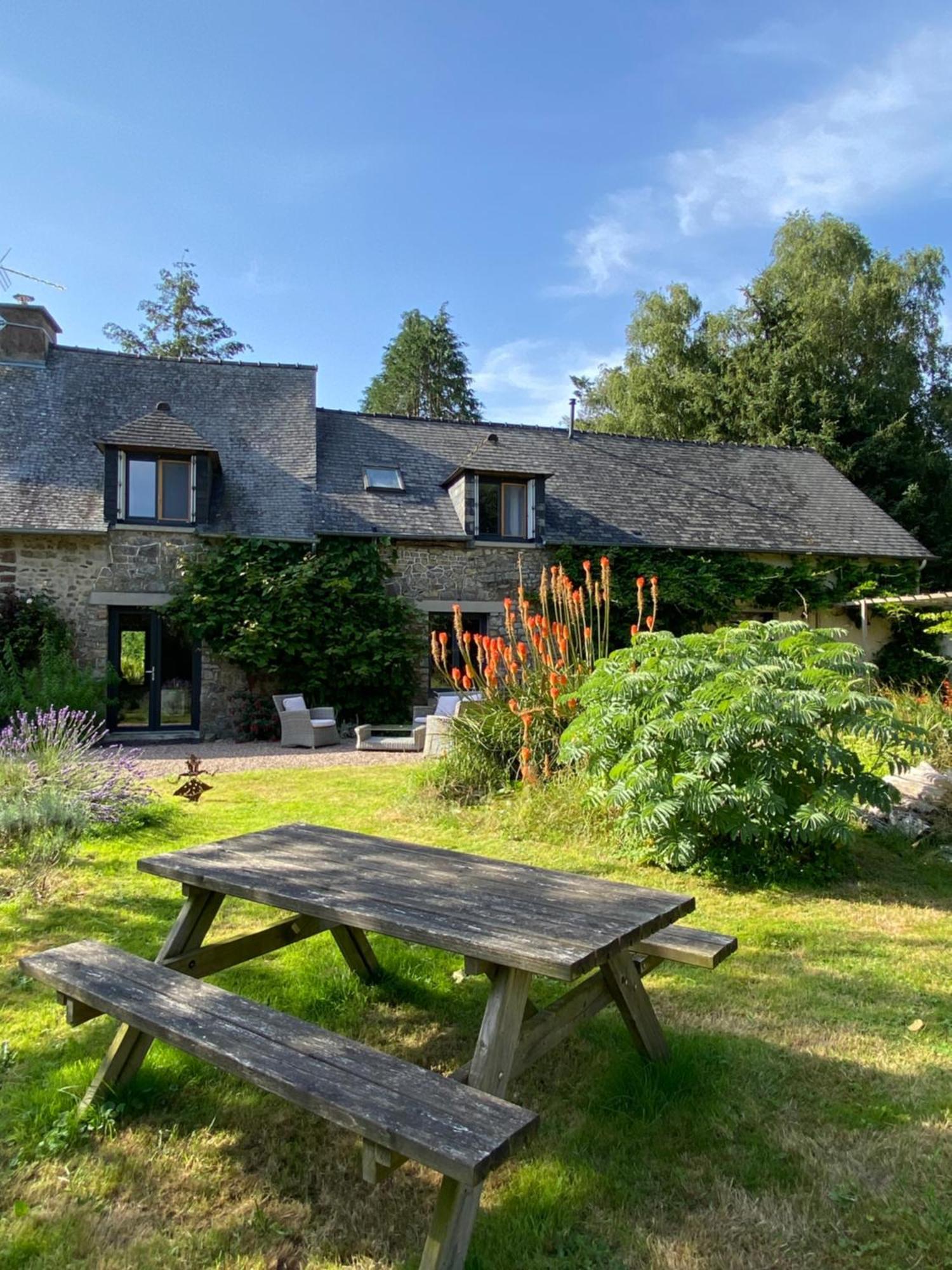 L'Hotie De Broceliande, Au Coeur Des Sites Naturels Et Legendaires Пампон Екстериор снимка